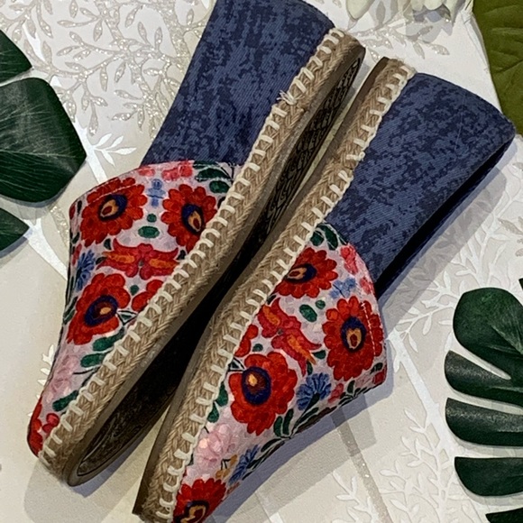 Falcony Floral Print Espadrilles Size 8 - Picture 5 of 6